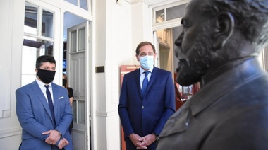 Garro encabezó los actos oficiales por el 138 Aniversario: "Hoy debemos estar más juntos que nunca"