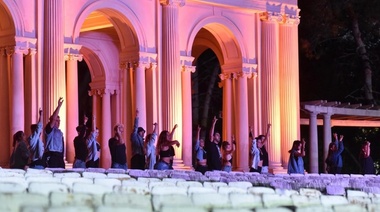 El Teatro del Lago volvió a brillar con el espíritu de artistas platenses en el 138 Aniversario de La Plata