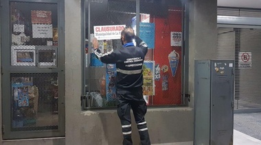 Gracias a un mega operativo del Municipio volvió la tranquilidad a Plaza Malvinas