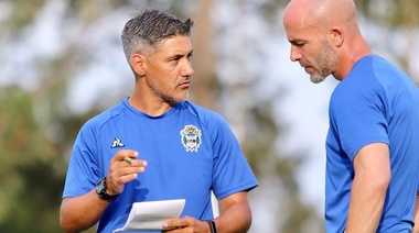 Méndez se despidió del plantel y la dupla Martini-Messera dirigirá ante Vélez