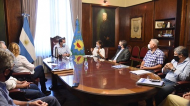Garro recibió a vecinos preocupados por la contaminación del Arroyo Rodríguez y avanza demanda penal