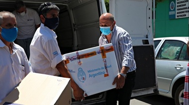 Comienza a vacunarse al personal de salud de 110 hospitales bonaerenses