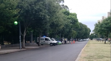 Ataque de motochorro a una mujer en 8 y 68