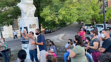 En monumento a Jauretche presentan el Peronismo de la Soberanía con un llamado a la renovación partidaria
