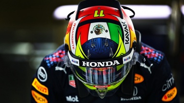 El mexicano "Checo" Pérez probó su nuevo Red Bull y aseguró que "tiene mucho potencial"
