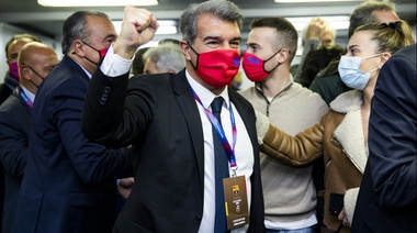 Laporta ganó las elecciones en el Barcelona y comienza el operativo para la continuidad de Messi