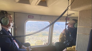 Presidente Fernández supervisa zona de incencios en Chubut mientras hubo incidentes