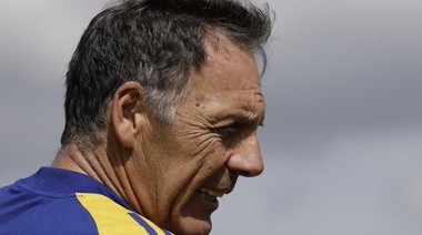 Russo espera que Tevez llegue para enfrentar a Talleres y definirá si continúa con línea de tres
