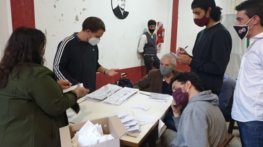 Cerraron los comicios radicales en La Plata con participación histórica