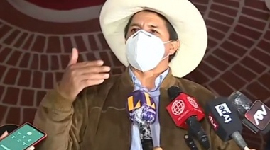 Ventaja inicial para un candidato de izquierda y otro liberal tras reñidas elecciones en Perú