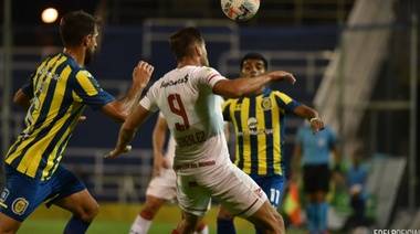 Estudiantes venció a Rosario Central como visitante y está segundo en la Zona 1