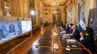 El Presidente está reunido por videoconferencia con 11 gobernadores y el jefe de Gobierno porteño