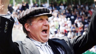 Gimnasia homenajeó a su extécnico y maestro Carlos Griguol