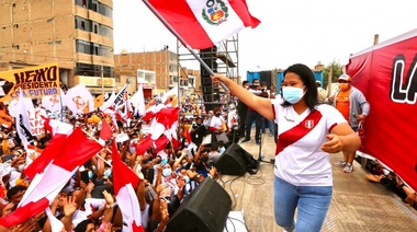 Keiko Fujimori va por tercera vez en busca de la Presidencia con el peso del apellido encima