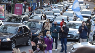 En Mar del Plata hubo una fuerte movilización pidiendo apertura de escuelas y el intendente dijo que “fuimos discriminados”