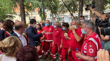 Italia advierte que "no está ganado el partido" contra el coronavirus pese a mejoras