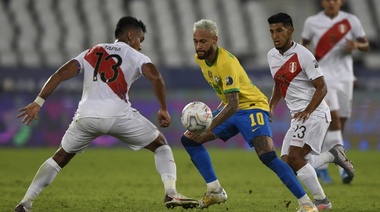 Brasil y Perú definen el primer finalista de la Copa América