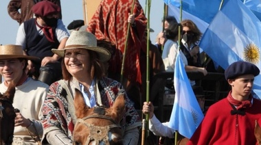 Protesta del campo en San Nicolás: Patricia Bullrich llegó a caballo