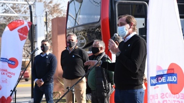 Incorporan colectivos sustentables a la red de transporte público de la ciudad de La Plata