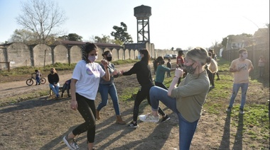 Lanzan cursos gratuitos de defensa personal para mujeres en La Plata