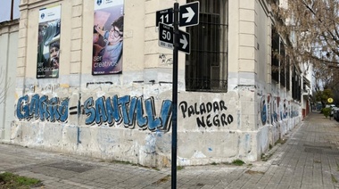 Garro – Santilli: las primeras pintadas en La Plata del “garrismo de paladar negro”
