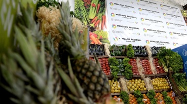 Extienden el acuerdo de precios accesibles en el Mercado Central La Plata