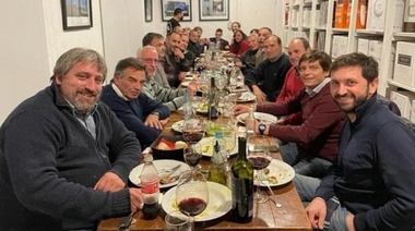 “Pongan huevo radicales!”: Críticas y chicanas a la foto “machirula” de la lista platense Manes