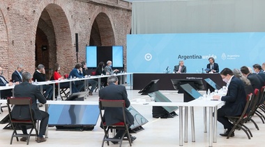 El Presidente encabezó una reunión de gabinete en el Museo del Bicentenario