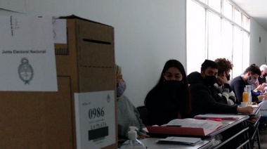 En La Plata el comienzo de la votación es normal