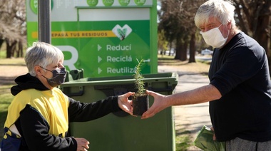 Debuta el “Eco-canje” en el nuevo Punto Verde de Plaza Matheu
