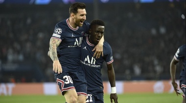 Messi marcó su primer gol en PSG, que derrotó a Manchester City