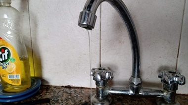 Ante los problemas de agua en La Plata, exigen a ABSA plan de contingencia para el verano