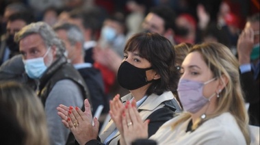¿Quiénes son los que van a recibir la tercera dosis?: Juntos pide informes a Kreplak en el Senado por información confusa