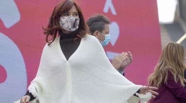 Cristina Kirchner "se encuentra en buen estado de salud" y "cursa un post operatorio normal"