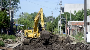 El Municipio avanza con una obra que mejorará el drenaje y la circulación en la calle 600 de Villa Elvira