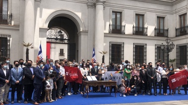 El presidente de Chile promulgó la Ley de Matrimonio Igualitario