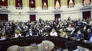 El oficialismo consiguió en Diputados una prórroga para la actualización de beneficios por Ganancias
