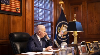 Biden le garantizó a Zlenski que si hay invasión rusa a Ucrania habrá "una respuesta con decisión"