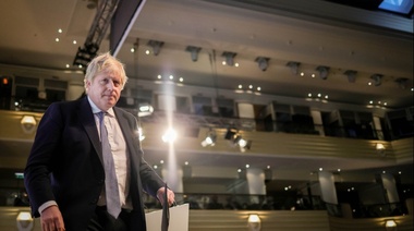 Inglaterra: dejarán de exigir el aislamiento de los positivos en coronavirus