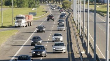 Tránsito intenso en accesos a la ciudad de Buenos Aires y demoras en AU Buenos Aires-La Plata