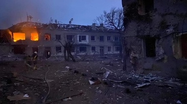 Crece la ofensiva sobre Kiev mientras Rusia afirma que está dispuesta a negociar