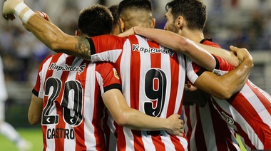 Estudiantes no afloja y se lo empató a Vélez en el final