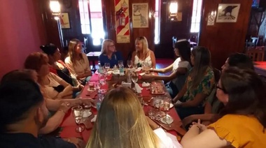 Historias de lucha y superación: “Peto” Rojas y Retamoso en encuentro con mujeres de Ensenada