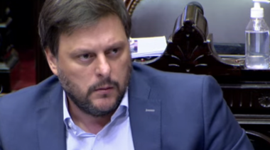 Santoro: "Hoy se vota si se le dan las herramientas al Gobierno para evitar el default"