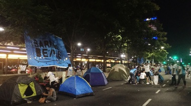 Organizaciones piqueteras de izquierda anuncian para mañana y el jueves una protesta con acampe