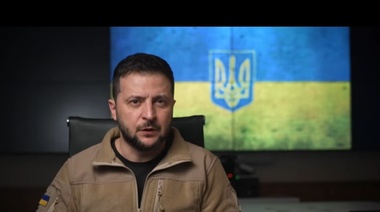 Zelenski dice que dejará de negociar si Rusia mata a sus soldados en Mariupol y celebra referendos