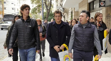 José Luis Giusti y Martín Lousteau en el cierre de la Semana de los Centros Comerciales Abiertos en el barrio de Almagro