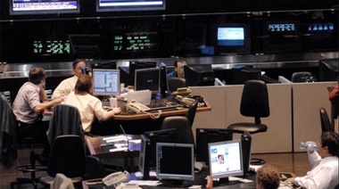 El Merval cede 2,67% y los ADRs argentinos en Wall Street operan con caídas de hasta 13,3%