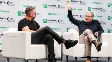 Bill Gates dice que las criptomonedas y los NFT "están basados en la teoría del más tonto"