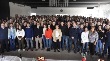 El radicalismo bonaerense se reunió en La Plata y avisó que quiere ser protagonista en todas las líneas